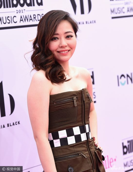 Jane Zhang sul Magenta Carpet dei BBMAs 2017 le foto